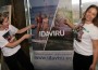 Ida-Viru turismikoordinaator Kadri Jalonen ja Jõhvi turismiinfokeskuse infokonsultant Kristina Ernits kandsid eile Põhja-Eesti turismikonverentsil särke, mis tutvustasid maakonna värsket pildikeelt. Särgile on kokku pandud vastandlikud elamused, näiteks balletifestival ja pankrannik, Jõhvi promenaad ja pankrannikualune rand.