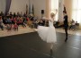 Sillamäe lapsed vaatasid eile hiirvaikselt ja suuri silmi, kuidas Estonia balletisolistid Heidi Kopti ja Jevgeni Grib tantsisid.
