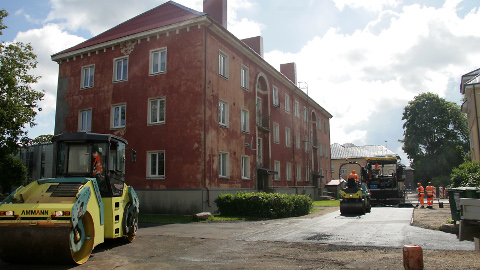 Jõhvi on toetanud viimased kaks aastat sisehoovide asfalteerimist. Uuest aastast hakatakse toetama ka fassaadide renoveerimist.
