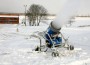 Ehkki looduslikku lund napib, on lumekahurid külmade ilmadega teinud head tööd ja reedel saab Kiviõli mäel esimesed suusasõidud sooritada.