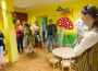 Hindamiskomisjoni esimehele Eiki Nestorile avaldas muljet, et küla aktiivsed inimesed on rajanud mängutoa − Mürakaru lustipesa.