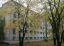 Jõhvi hooldekeskuse vasakpoolse tiiva neljas korrus seisab praegu tühjana. Volikogu otsustas selle rendile anda OÜ-le Corrigo, kes kavatseb sinna kolida noorukite ravi- ja rehabilitatsioonikeskuse.